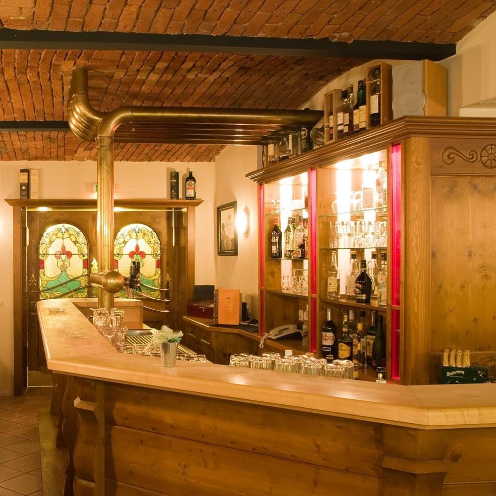 Hotel DREI SCHWANEN - Ristorante Due Fratelli Hohenstein-Ernstthal Buitenkant foto